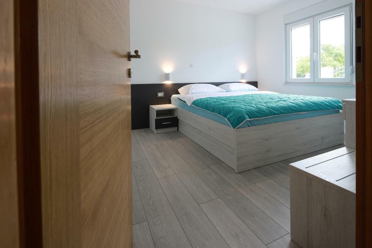 Apartmani Judita Pinezići エクステリア 写真