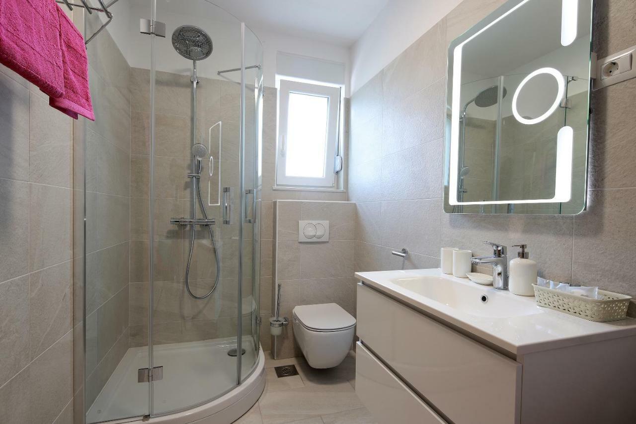 Apartmani Judita Pinezići エクステリア 写真