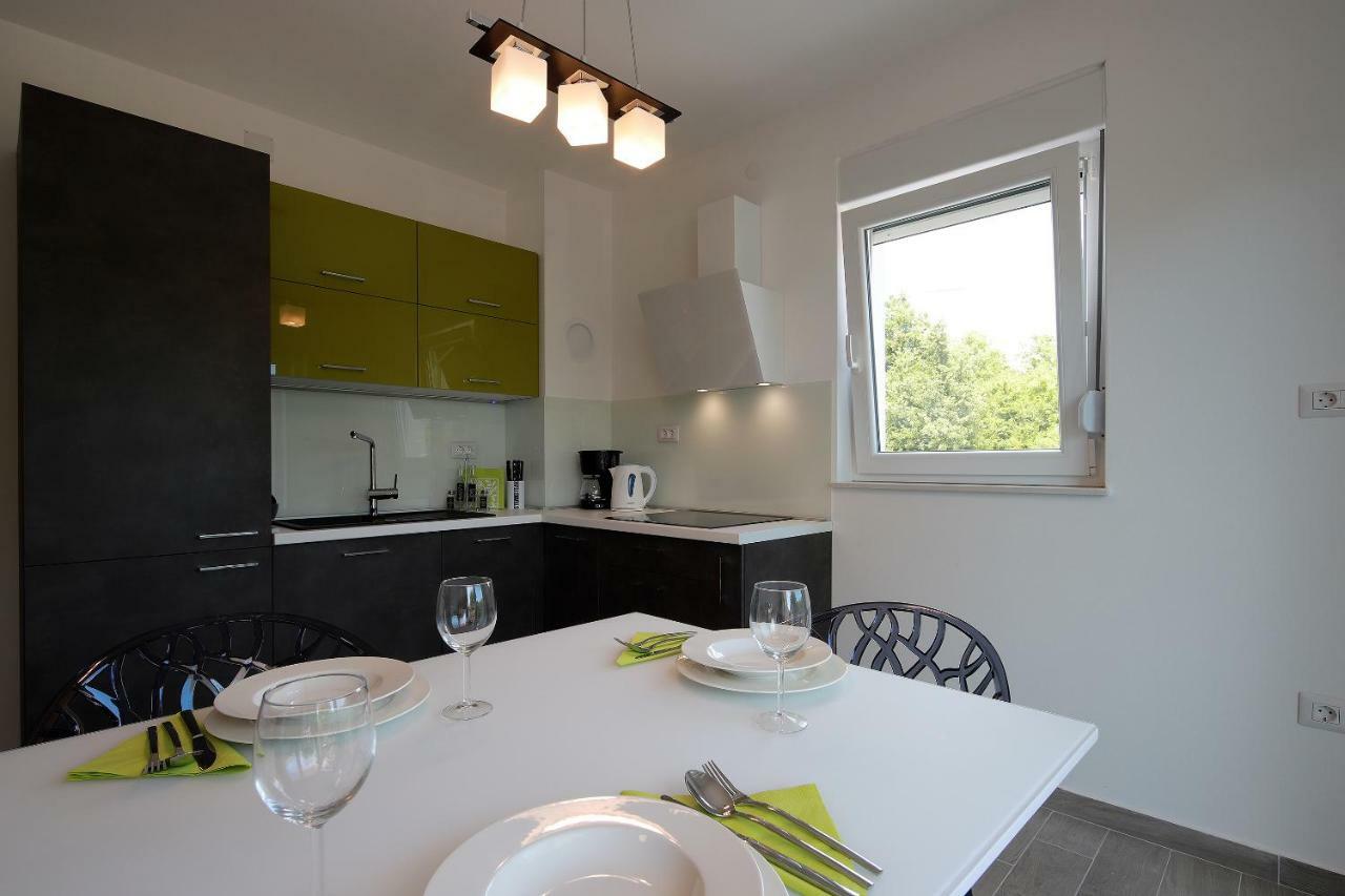 Apartmani Judita Pinezići エクステリア 写真