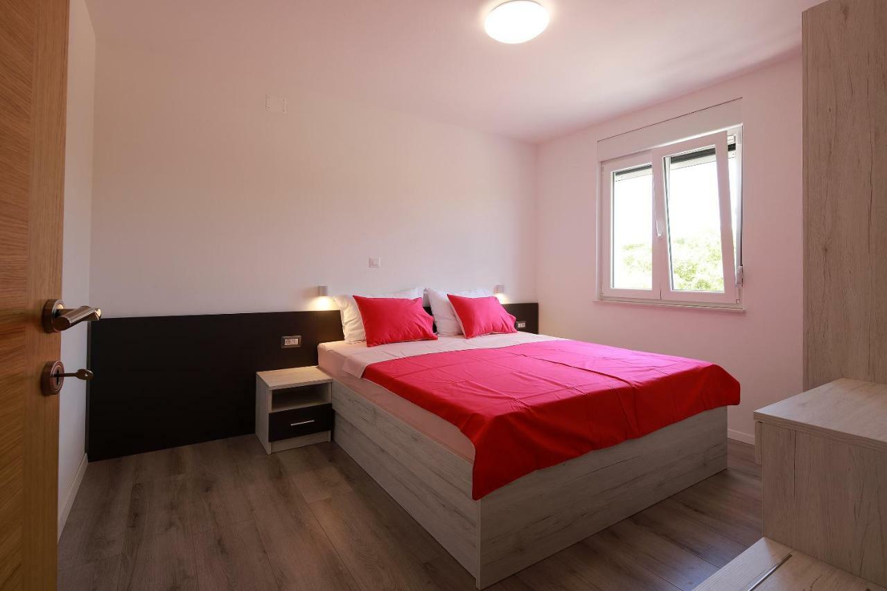 Apartmani Judita Pinezići エクステリア 写真
