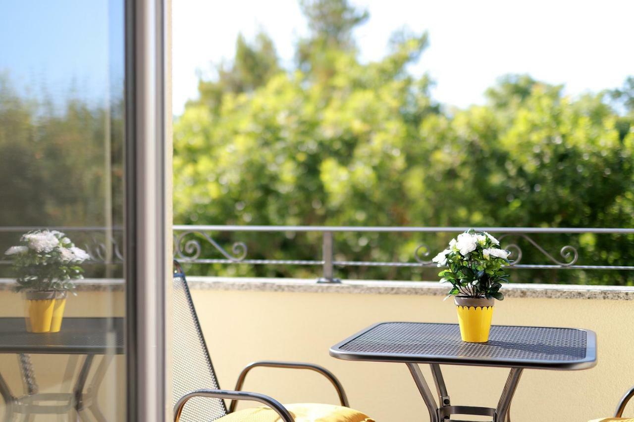 Apartmani Judita Pinezići エクステリア 写真