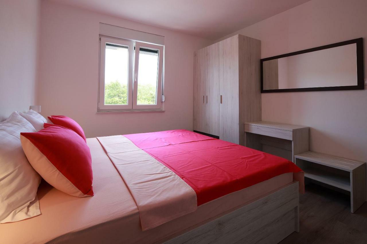 Apartmani Judita Pinezići エクステリア 写真