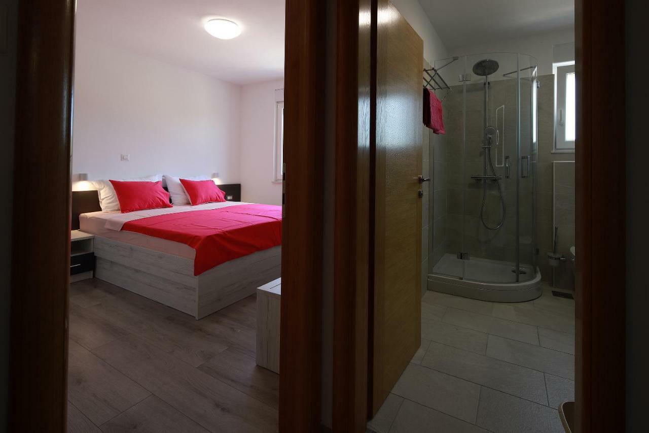 Apartmani Judita Pinezići エクステリア 写真