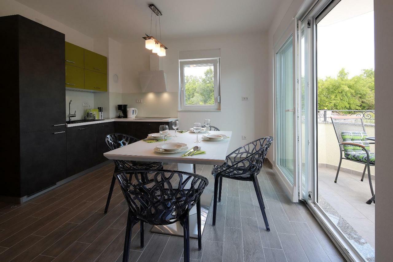 Apartmani Judita Pinezići エクステリア 写真