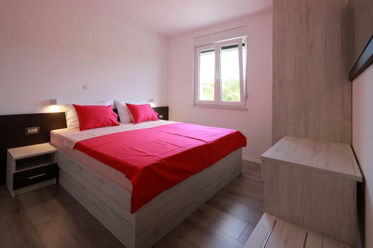 Apartmani Judita Pinezići エクステリア 写真