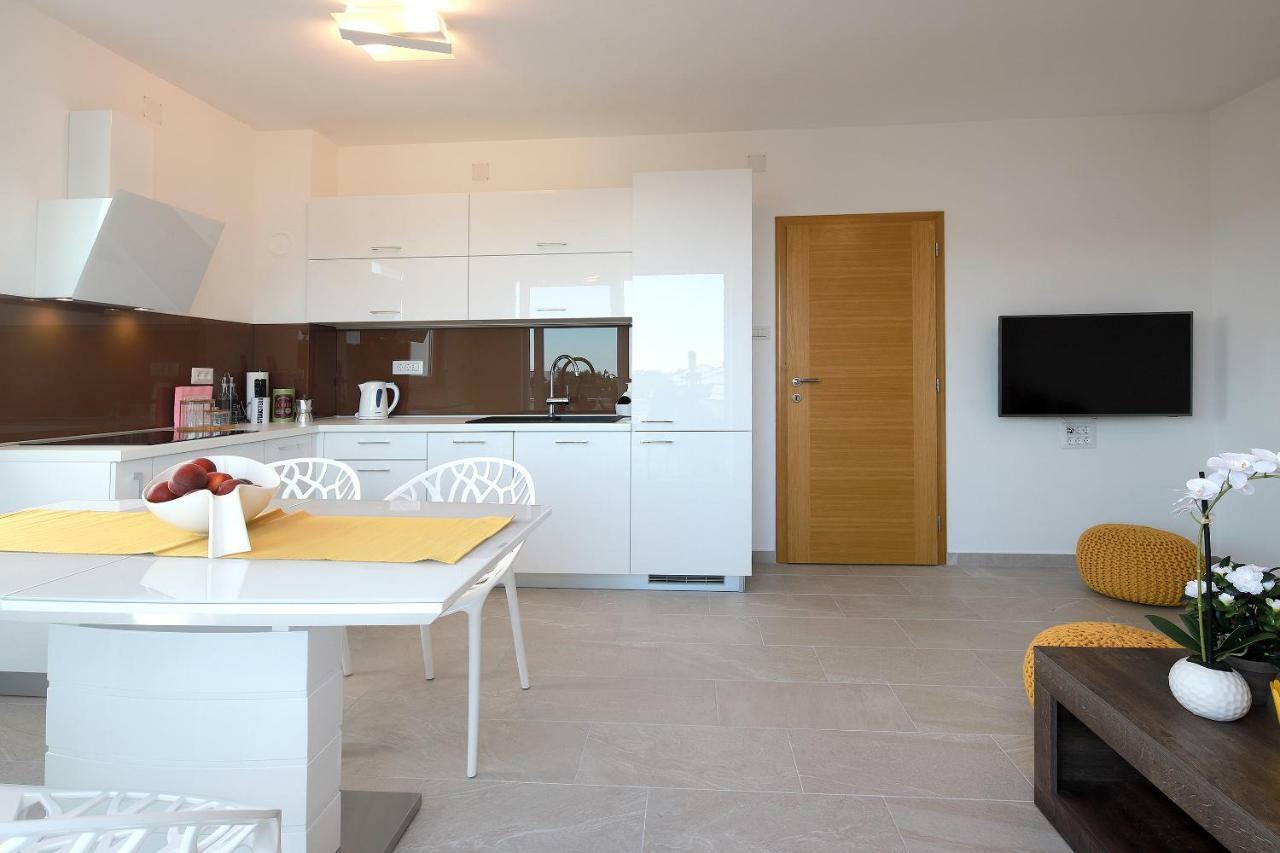 Apartmani Judita Pinezići エクステリア 写真