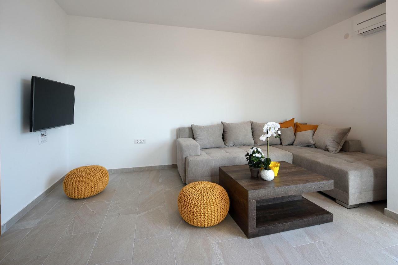 Apartmani Judita Pinezići エクステリア 写真