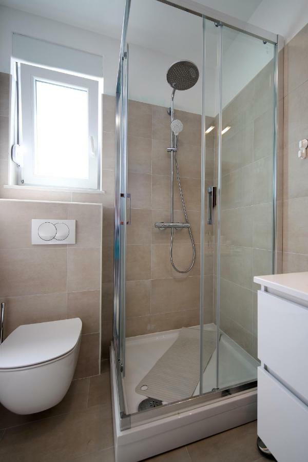 Apartmani Judita Pinezići エクステリア 写真