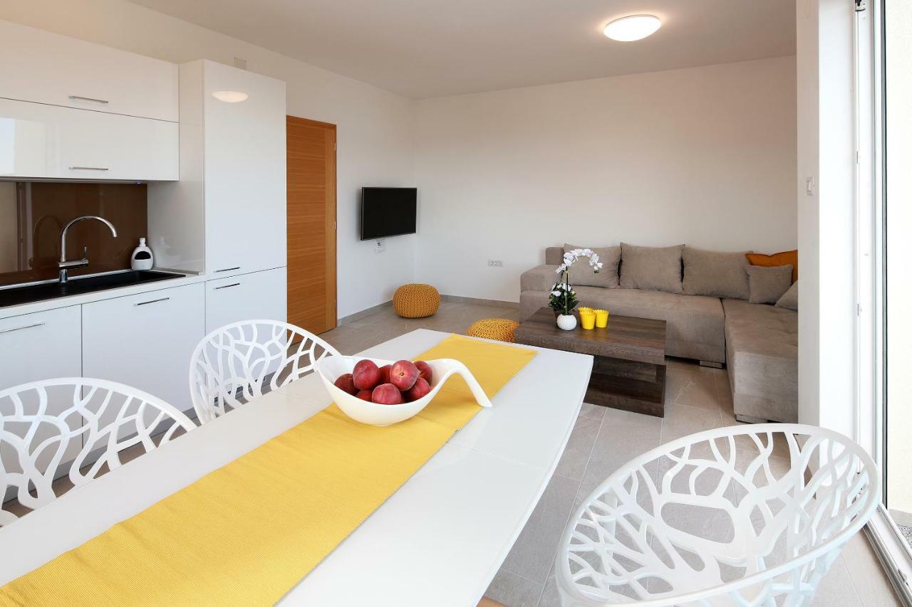 Apartmani Judita Pinezići エクステリア 写真