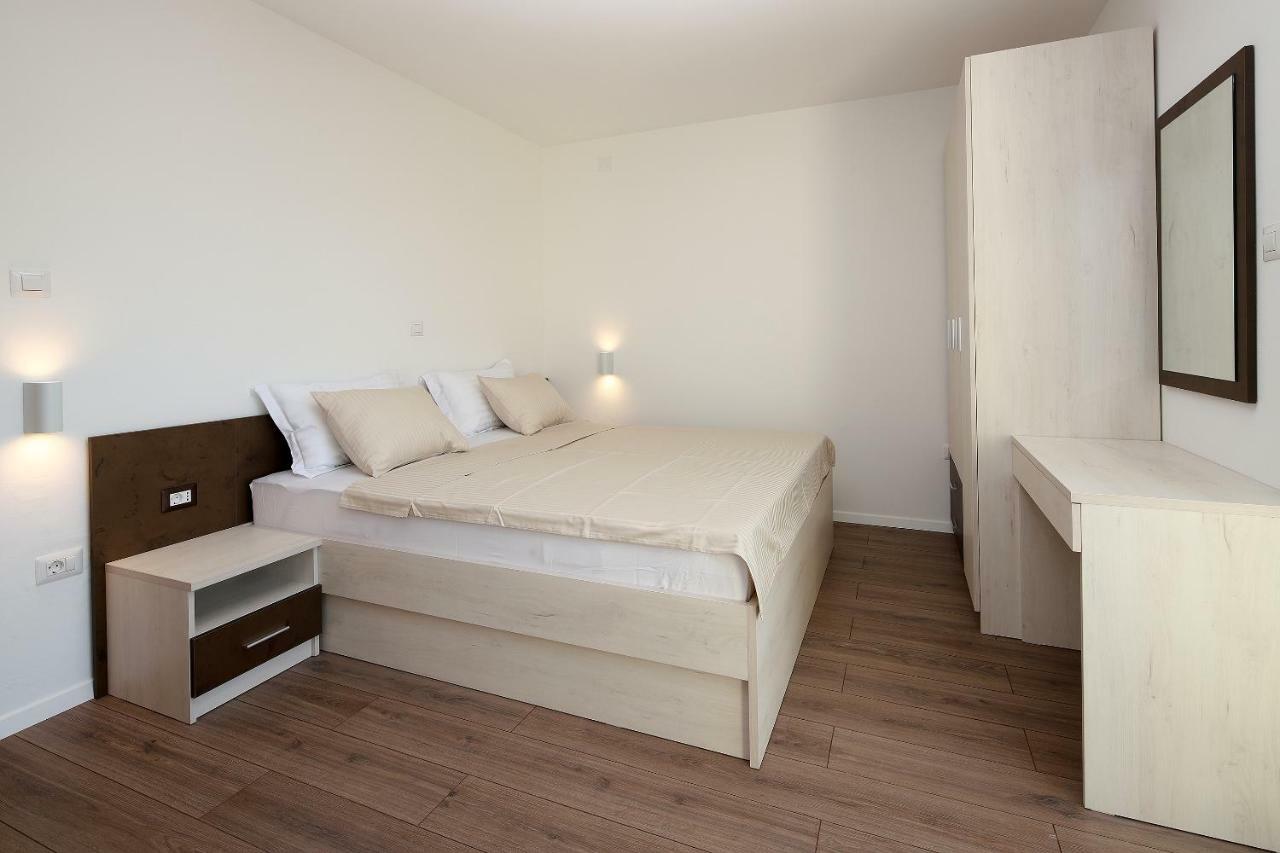 Apartmani Judita Pinezići エクステリア 写真