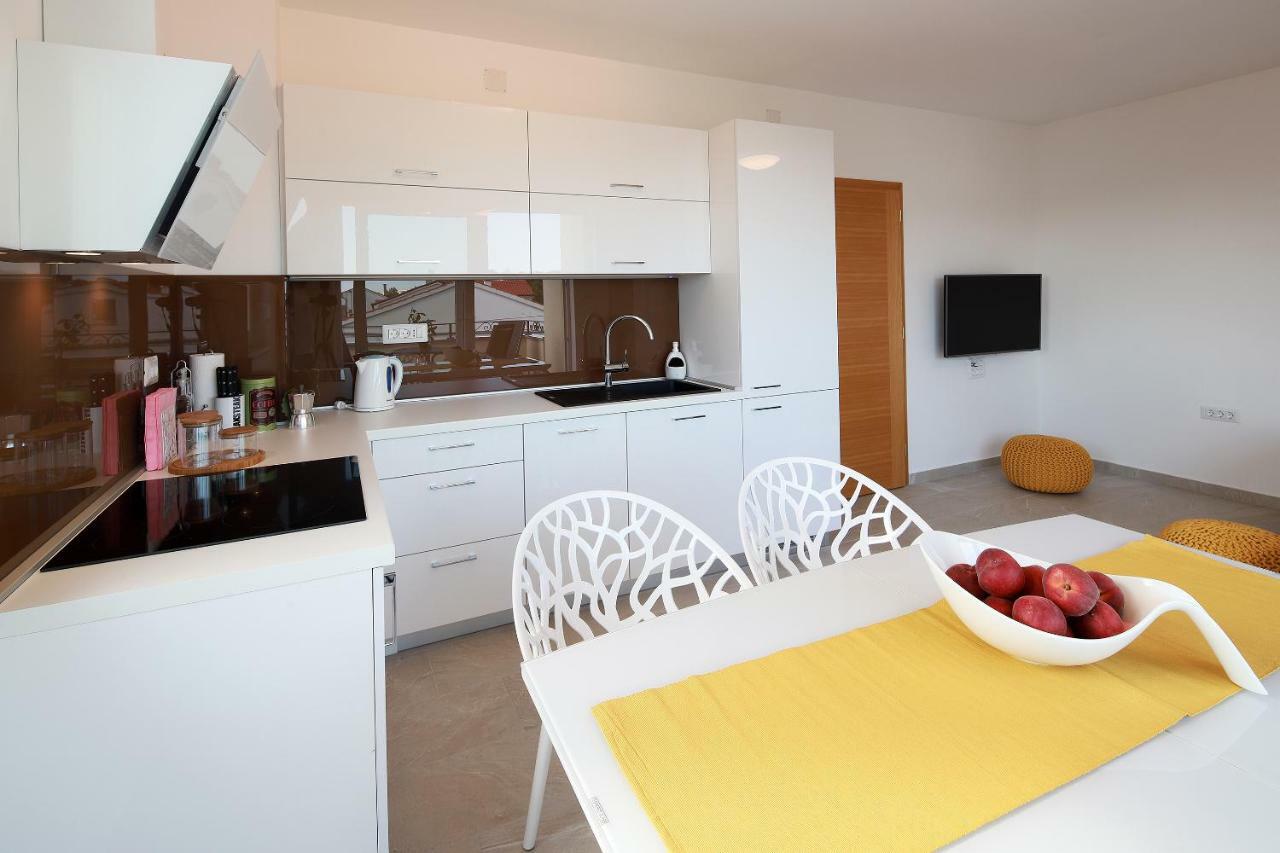 Apartmani Judita Pinezići エクステリア 写真